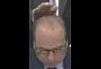 Il video dove Berlusconi viene picchiettato sulla Testa